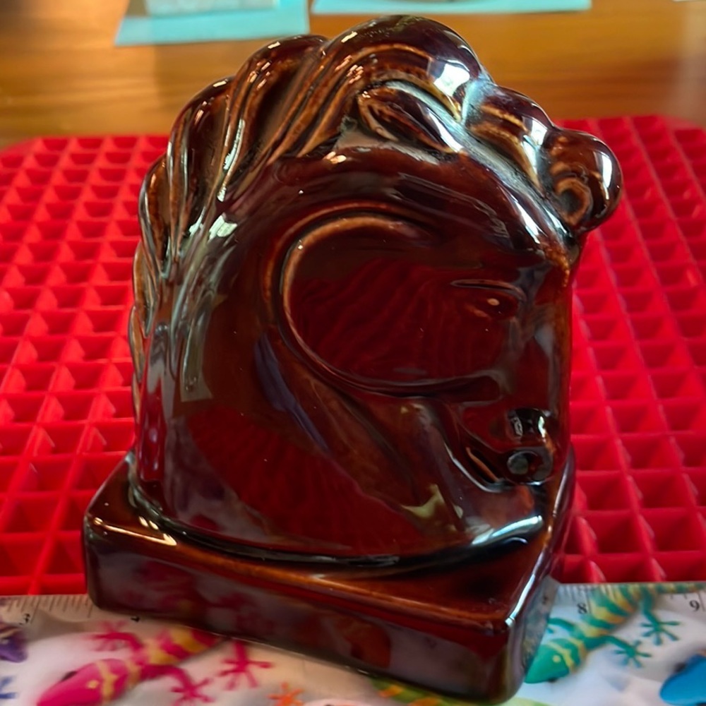 STYLISH HORSE HEAD